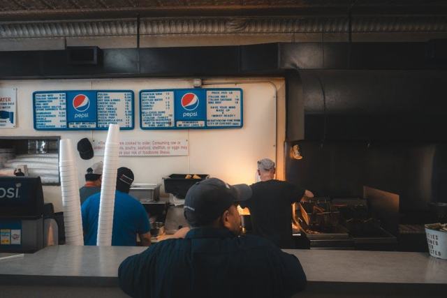 Comparatif des types de restaurants lyonnais : bistrot, bouchon et bistronomie