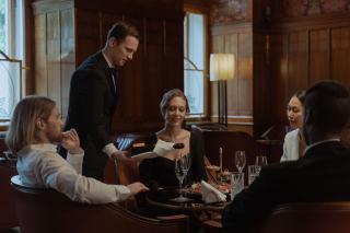 Droit de bouchon au restaurant, quel montant et quelles règles