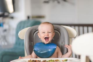 Restaurant avec un bébé : ce qui est dû, ce qui est offert