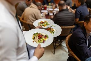 Trouver un restaurant pour groupe sans mauvaise surprise